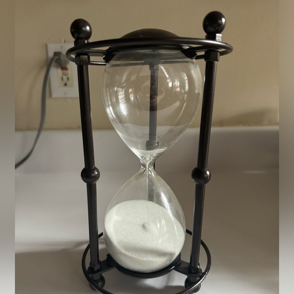 30 Minute Hourglass - Picture 3 of 5